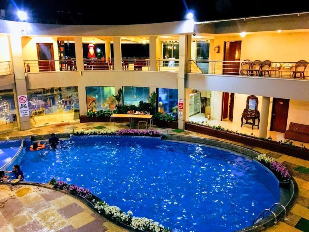 The Center Court Resort & Spa 瓦卡 外观 照片