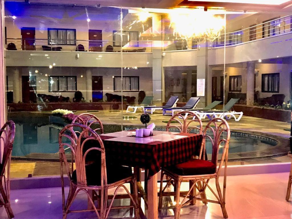 The Center Court Resort & Spa 瓦卡 外观 照片